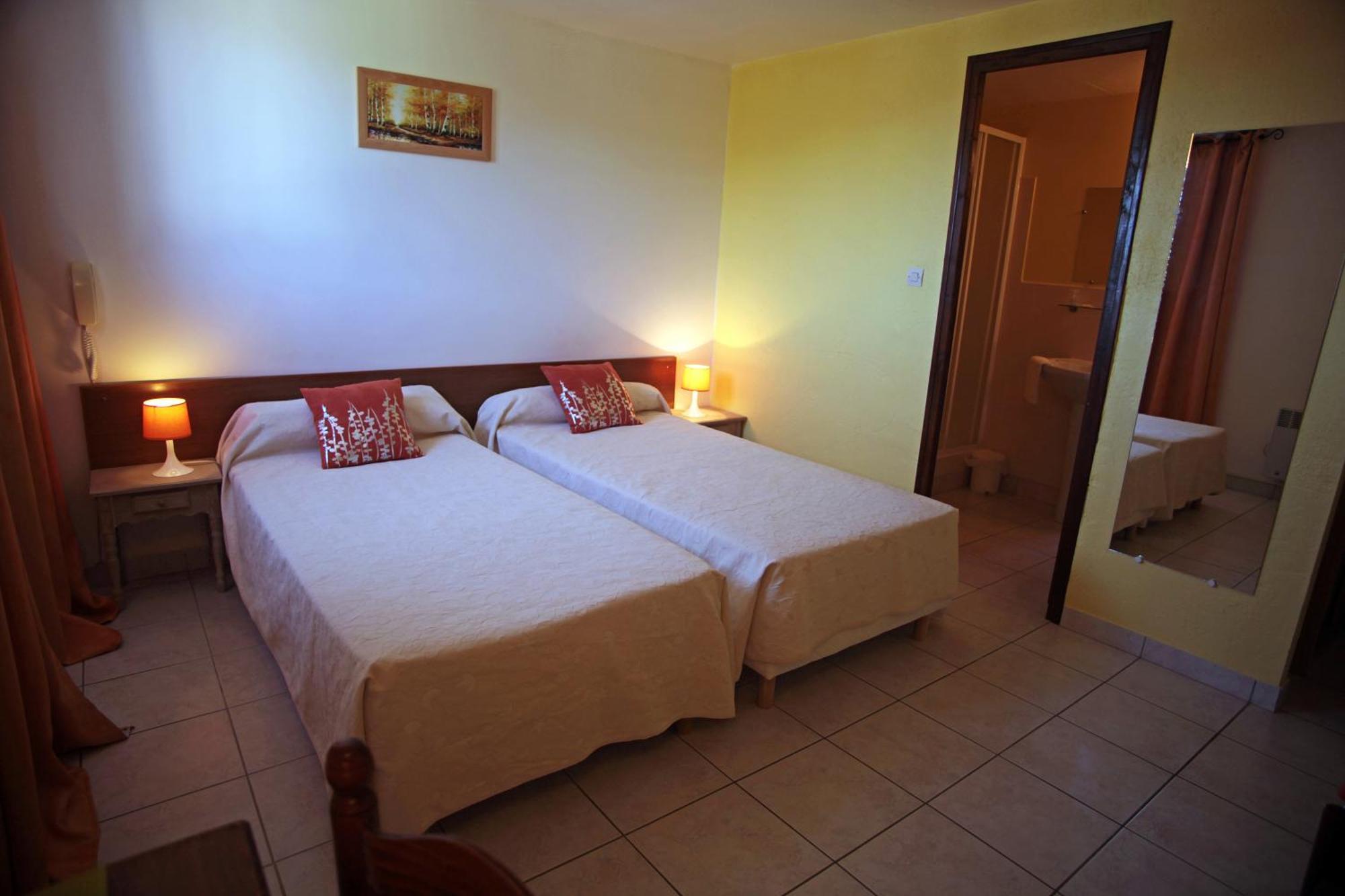 Logis Hotel Le Pressoir Saint-Chinian Esterno foto